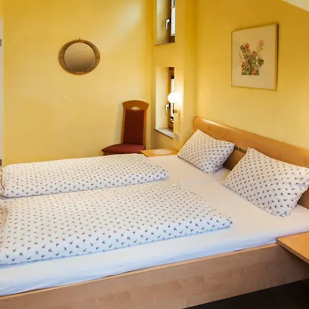 Gaestehaus Truckenbrodt 4*
